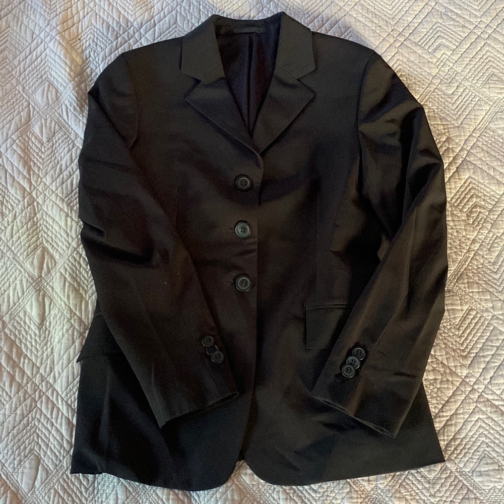 Beautiful R.J. Classics show jacket